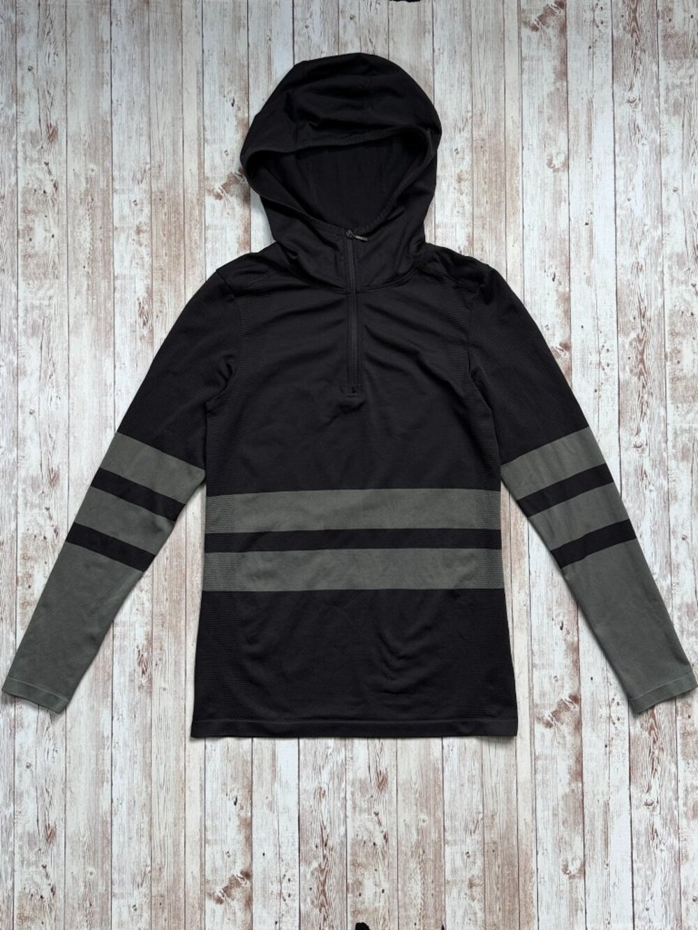 The North Face Second Skin Pullover sz Medium SSK Seamless 1/4 Zip Hooded Black